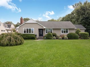 18 Central Ave, Amityville, NY 11701