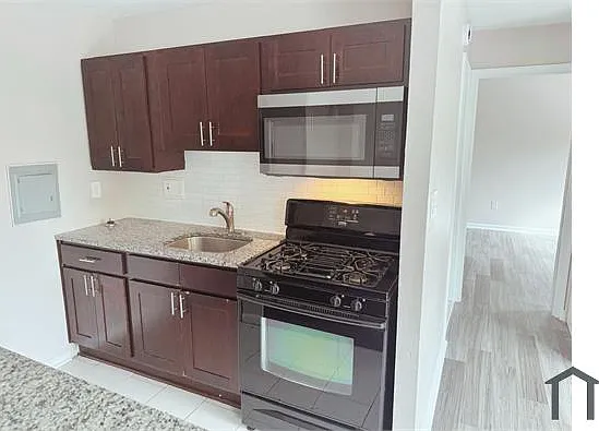 1 bed, 750 sqft, $1,395 — Photo 1