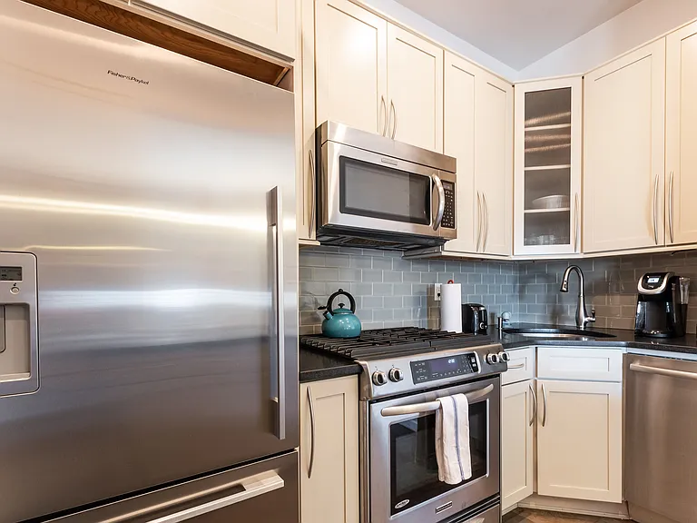 882 Union St #4D — Photo 19