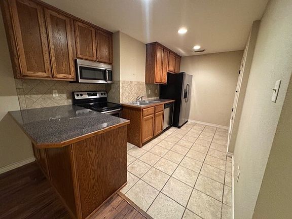 2nd image of 1441 W Frey St