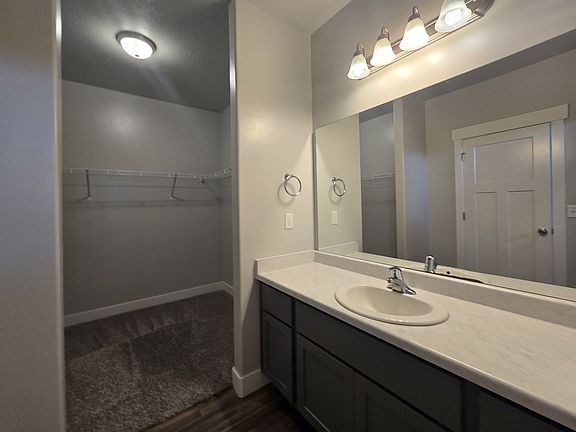 4th image of 14708 S Astin Ln #203