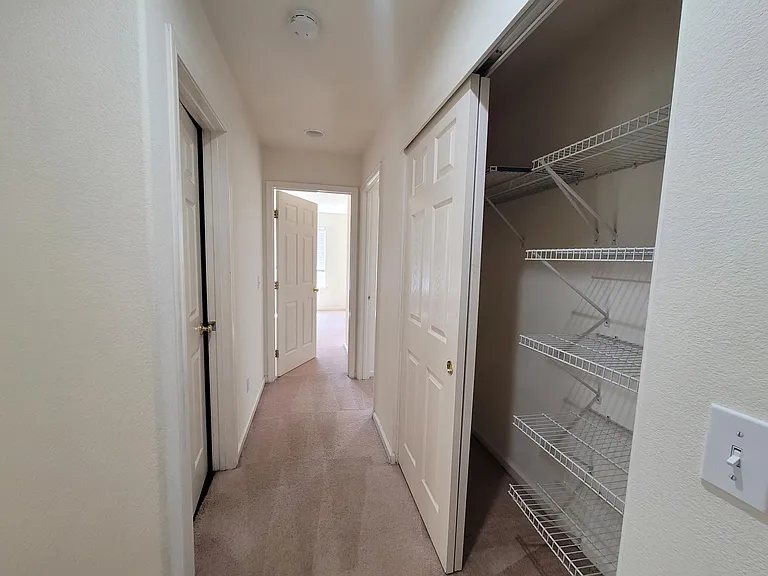 415 Zinnia Ct — Photo 22