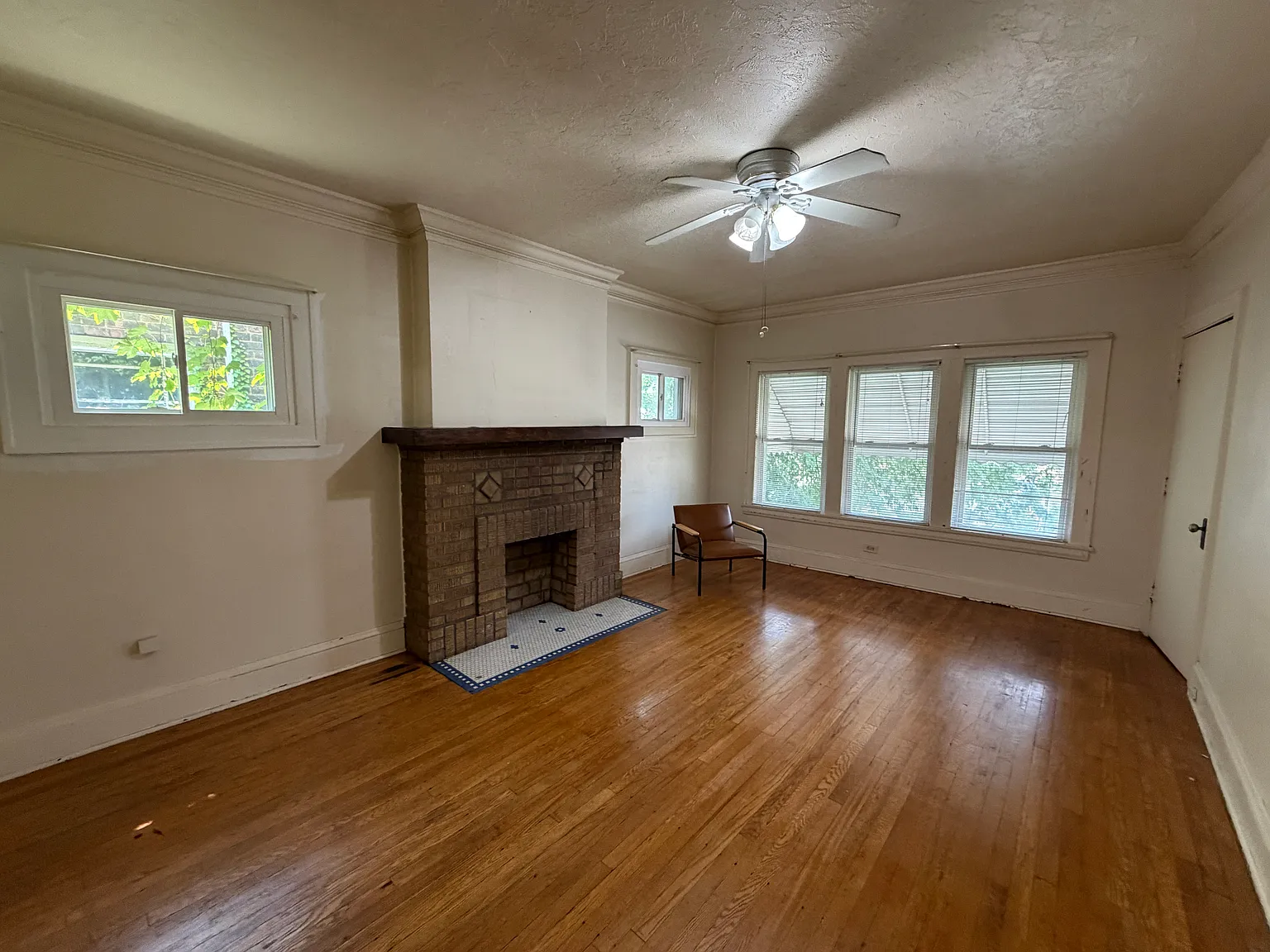 1 bed, 921 sqft, $1,200 — Photo 2