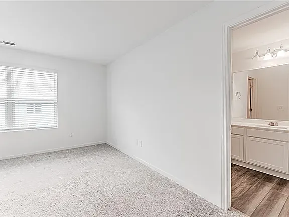 207 Fenchurch Way — Photo 1