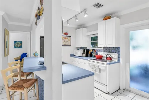 1225 Hillsboro Mile #W1 Photo 1