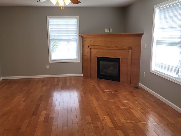 Living room with Fireplace