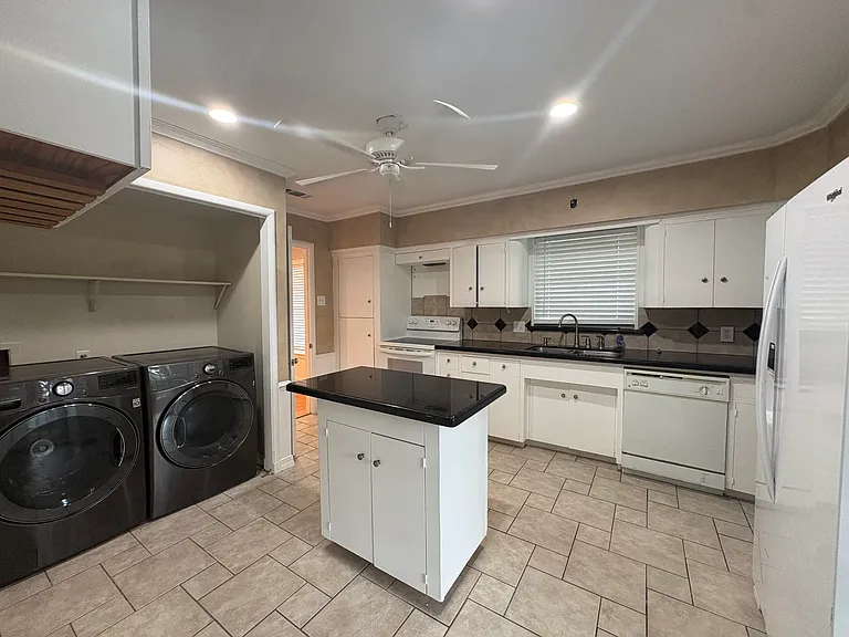 7525 Wentwood Dr — Photo 6