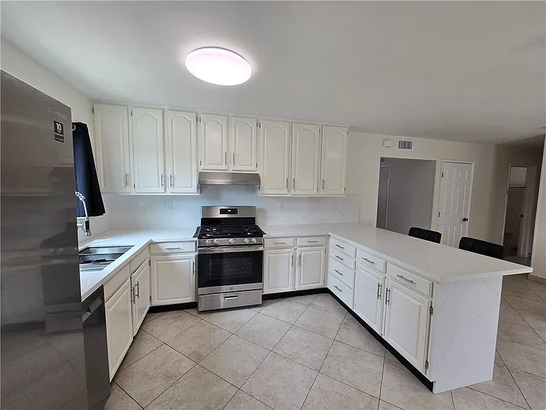 6683 Gross Ave — Photo 8