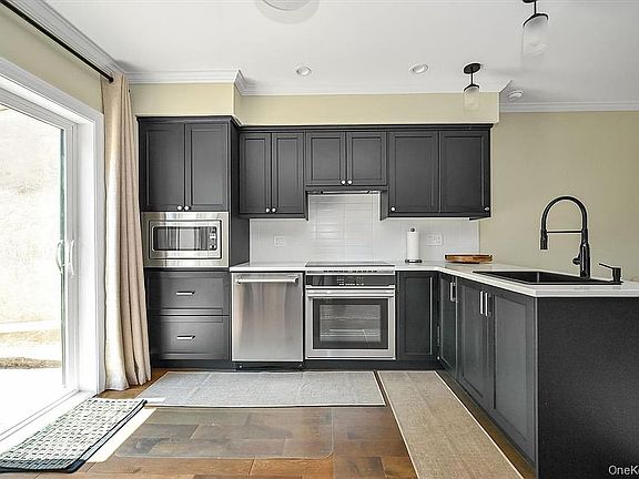 5th image of 158-22 Powells Cove Blvd #1