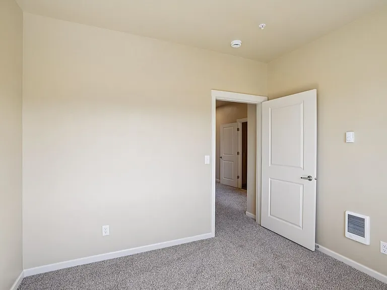LIBERTY CREST APARTMENTS — Photo 53