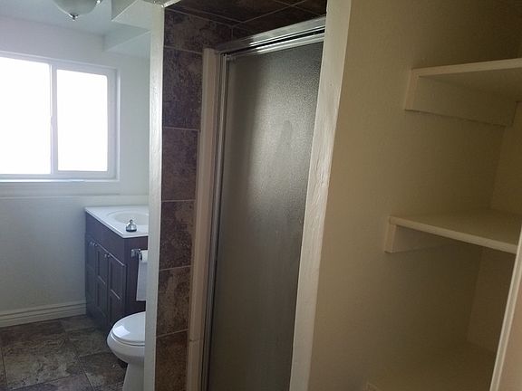 4th image of 593 E Pali St