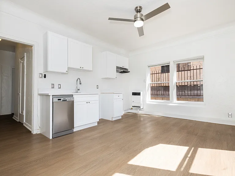 Gramercy Lofts — Photo 18