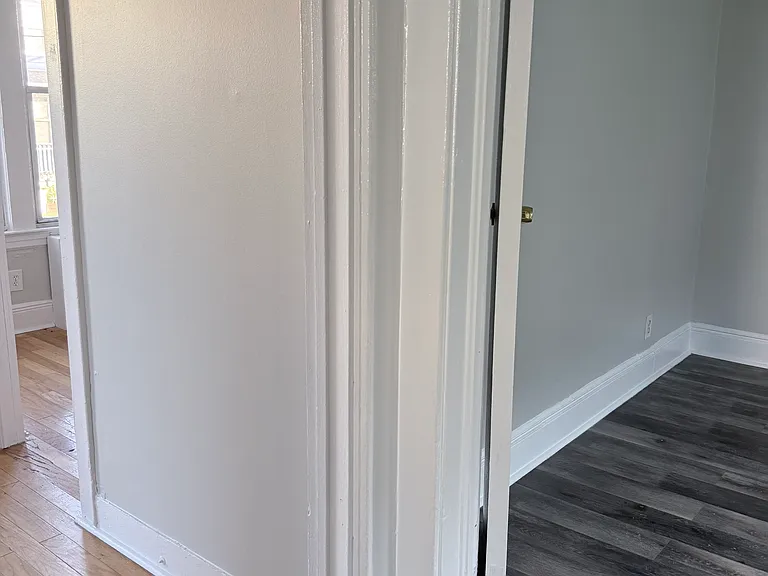 425-427 3rd Ave #B — Photo 24