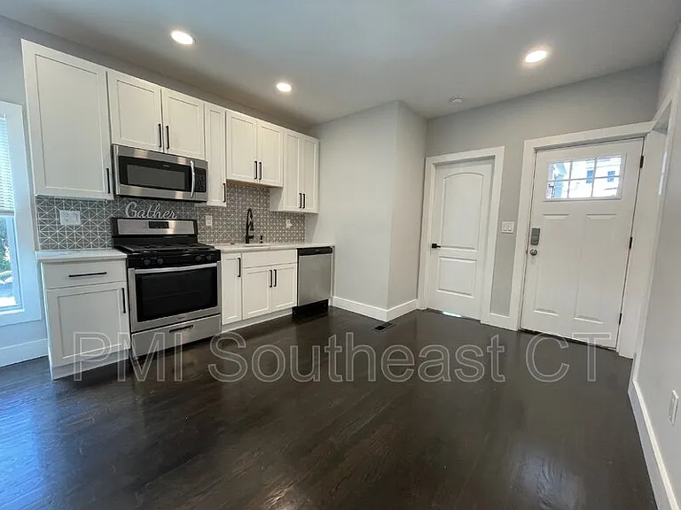 5 Hunters Rd #1 — Photo 4