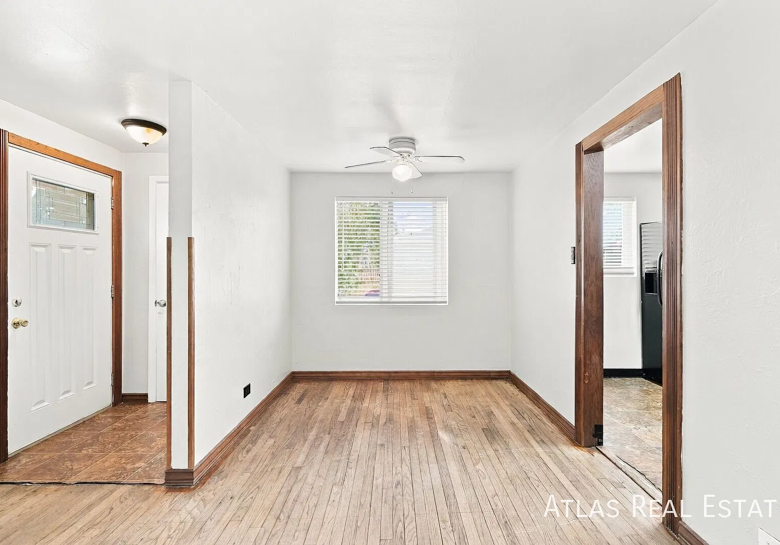 Available Now!! 2bed/1bath Brick Duplex! — Photo 3