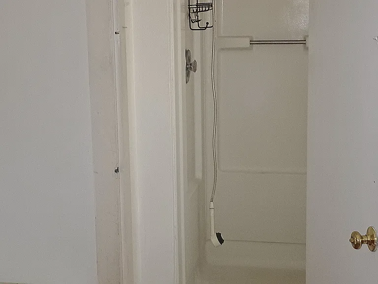 415 Severn Ave — Photo 2