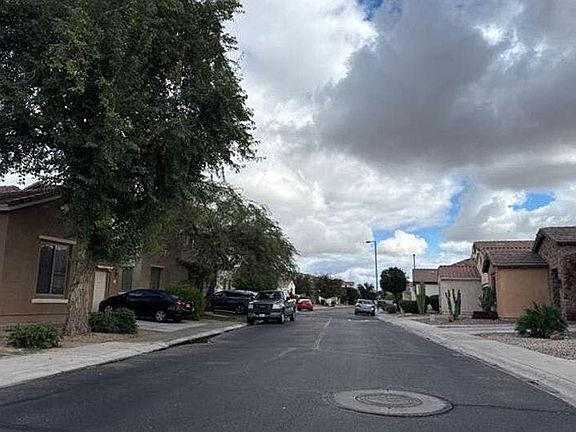 5th image of 400 W Wisteria Pl