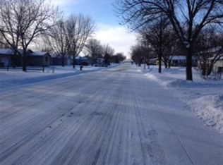 1304 9th St SW, Willmar, MN 56201