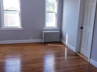 229 N Macquesten Pkwy, Mount Vernon, NY 10550