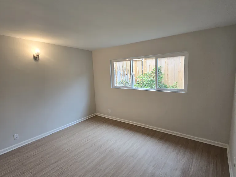2688 Lake Ave — Photo 17