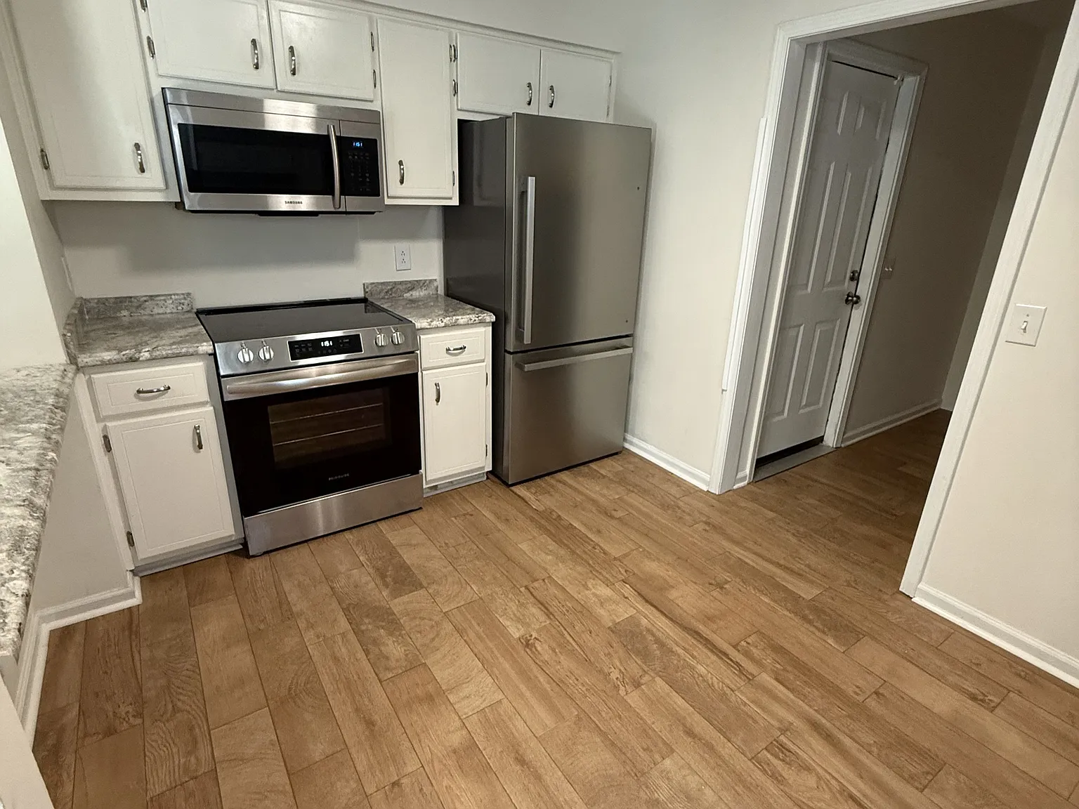 108 Rochelle Court - 1 — Photo 2