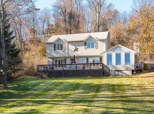 698 Canistear Rd, Highland Lakes, NJ 07422