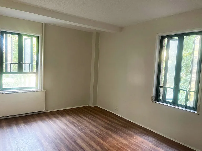 89 Metropolitan Oval #2G — Photo 8