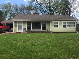 903 E Locust St, Bloomington, IL 61701