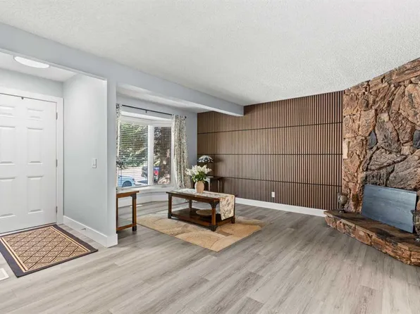 6103 N Madigan Dr NE #15, Calgary, AB T2A 5K9