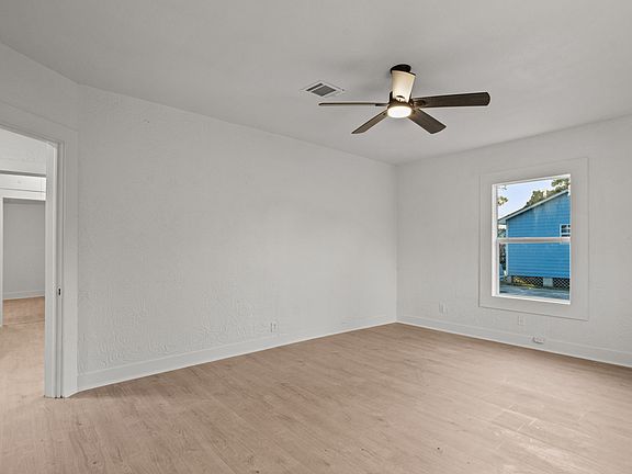 4th image of 2027 Scott St
