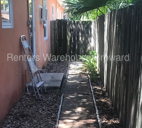 4th image of 309 NE 17th Ave