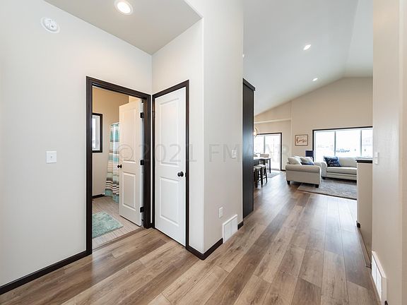 4th image of 5219 W 11th St