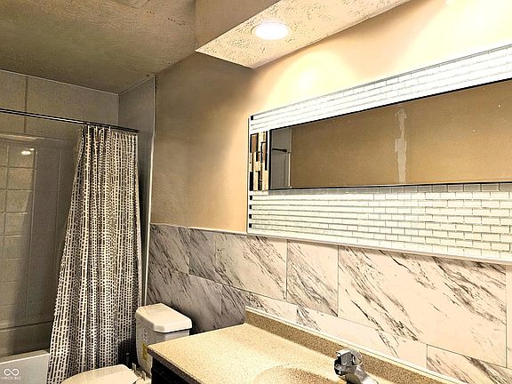 4th image of 3722 W 41st Ter