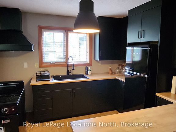 5th image of 136 Hidden Lake Rd