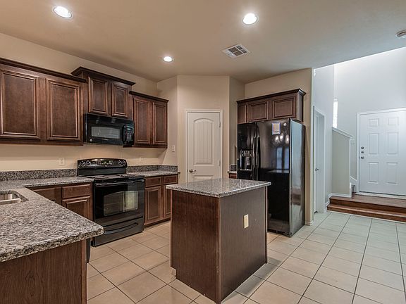 5th image of 2209 Stonebrook Ln