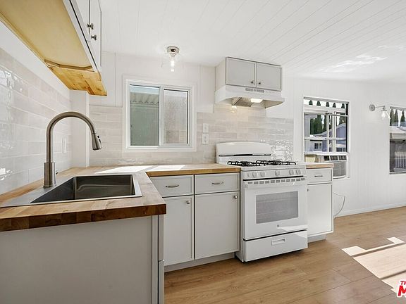 5th image of 11250 Playa St #81