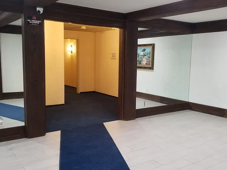 12720 Burbank Blvd #215 — Photo 16