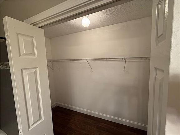5th image of 2717 Laurie Ln