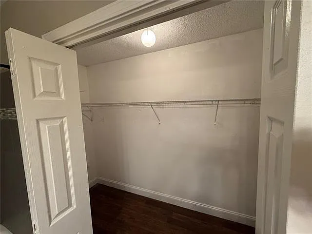 2717 Laurie Ln — Photo 5