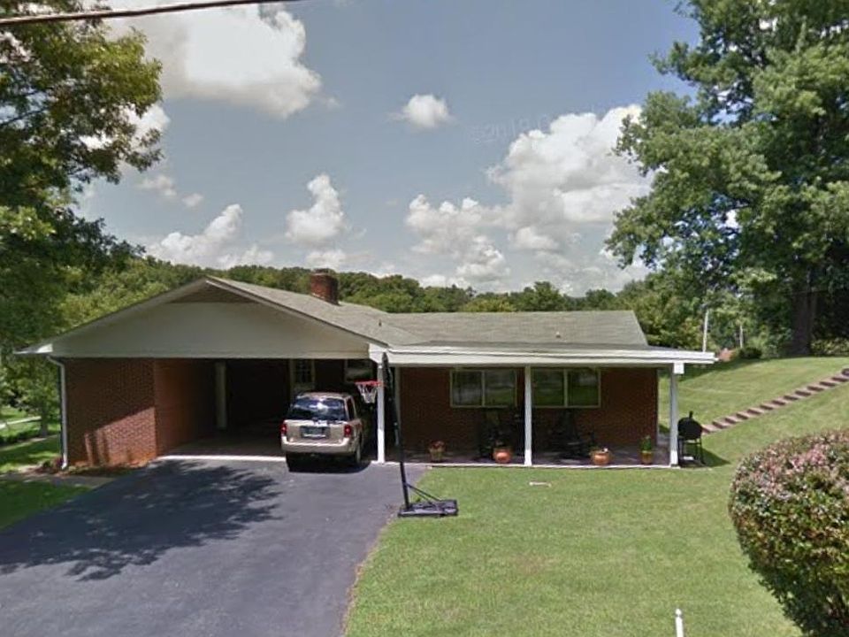 2nd image of 101 Old Indian Hill Trl