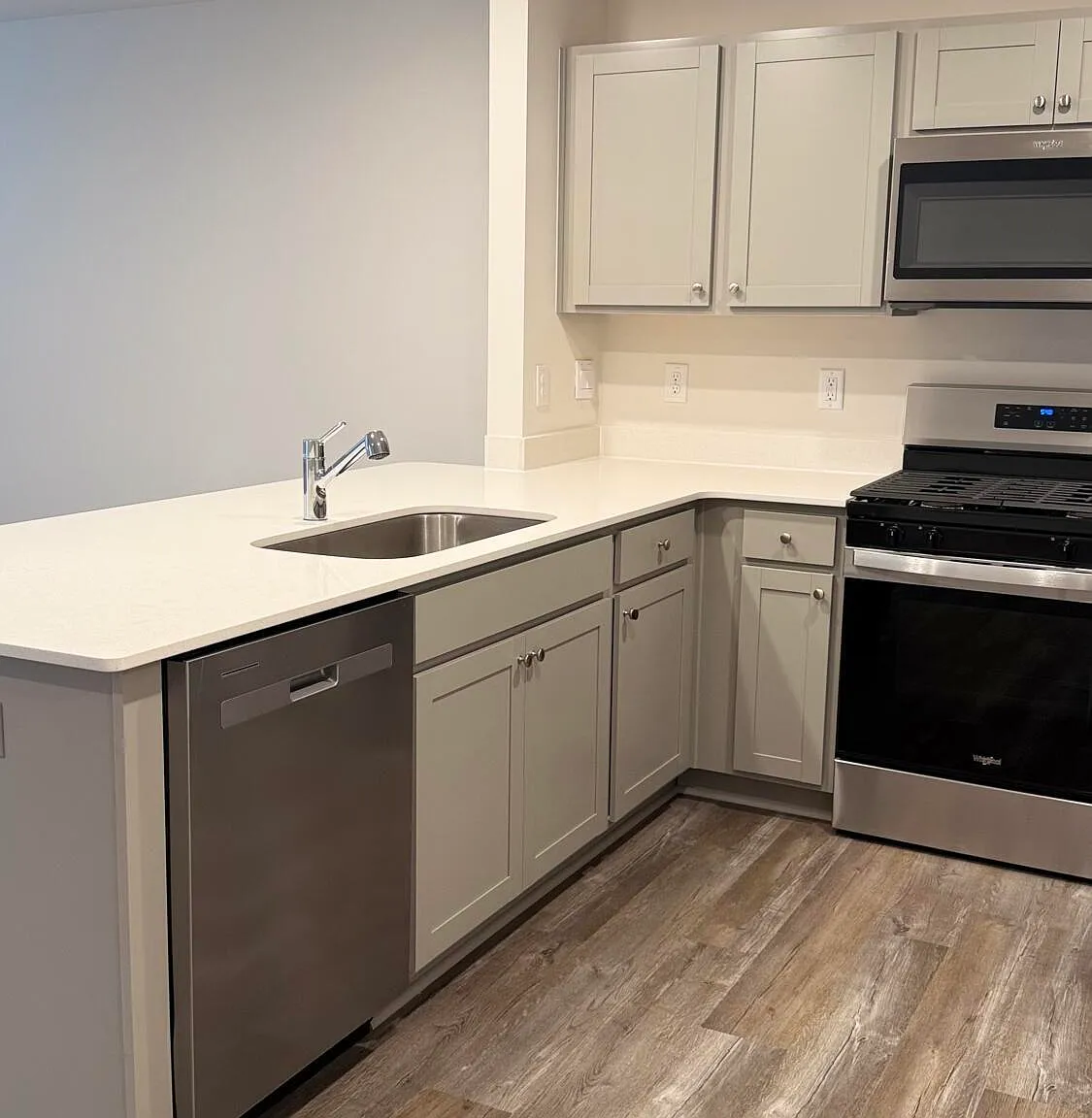 3 bed, 2.5 bath, $1,700 — Photo 3