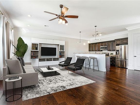5th image of 26 Napa Ln