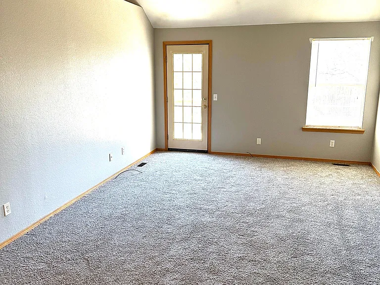 781 W Juniper Ln — Photo 9