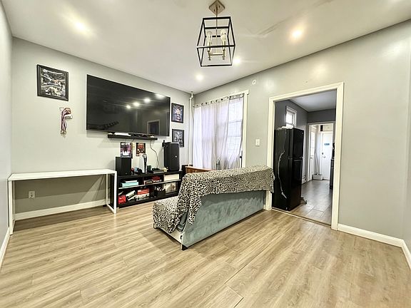 3rd image of 8503 90th St