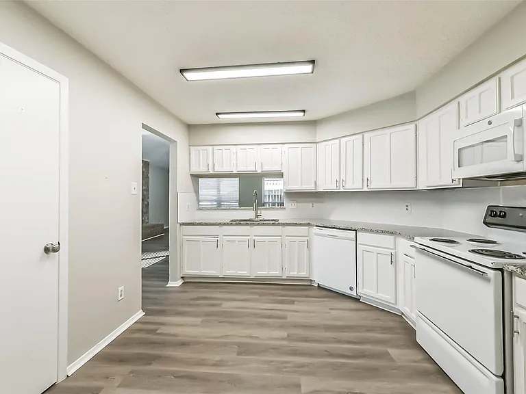2406 Pilgrims Bend Dr — Photo 19