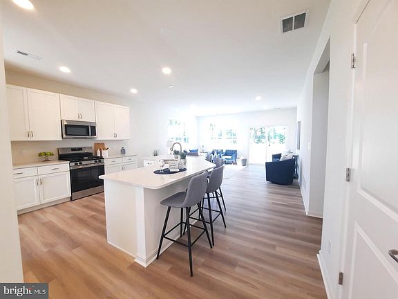 2nd image of 643 Resort Blvd