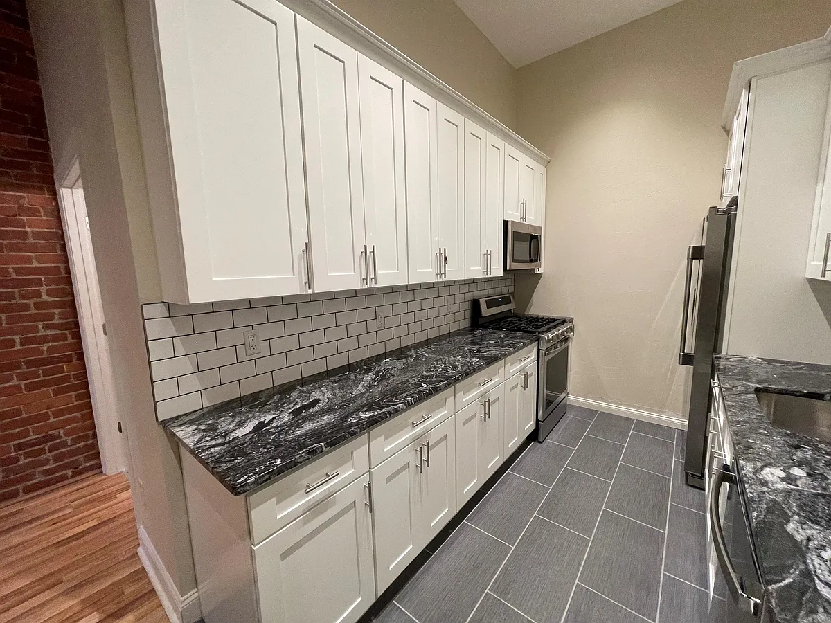 Building Photo - 4028 Liberty Ave #2