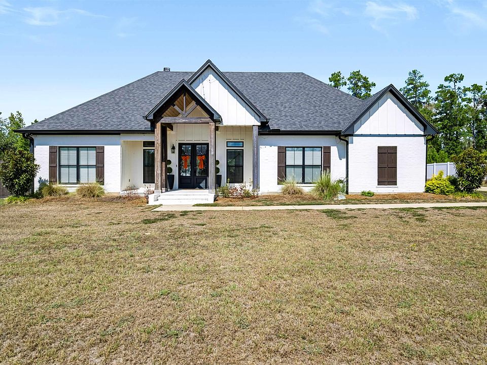 1st image of 401 Pelican Grove Dr