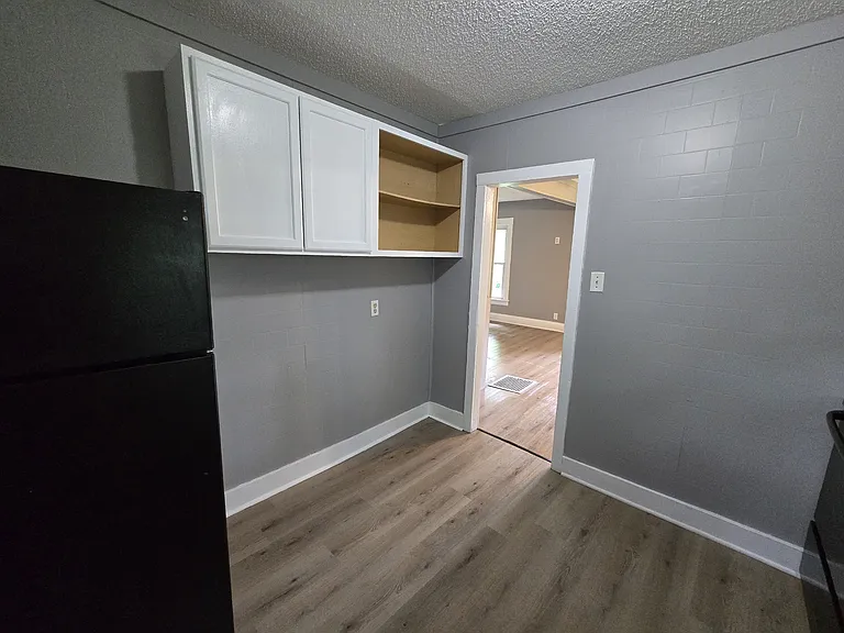 24 Van Buren St — Photo 15