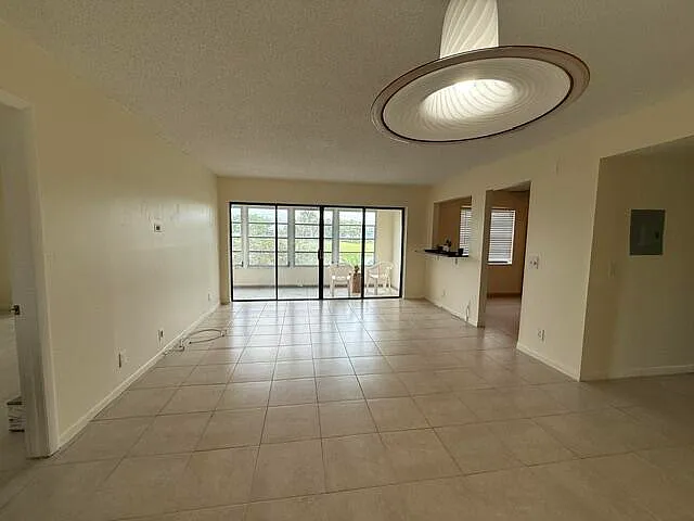 122 Piedmont Way #C — Photo 2